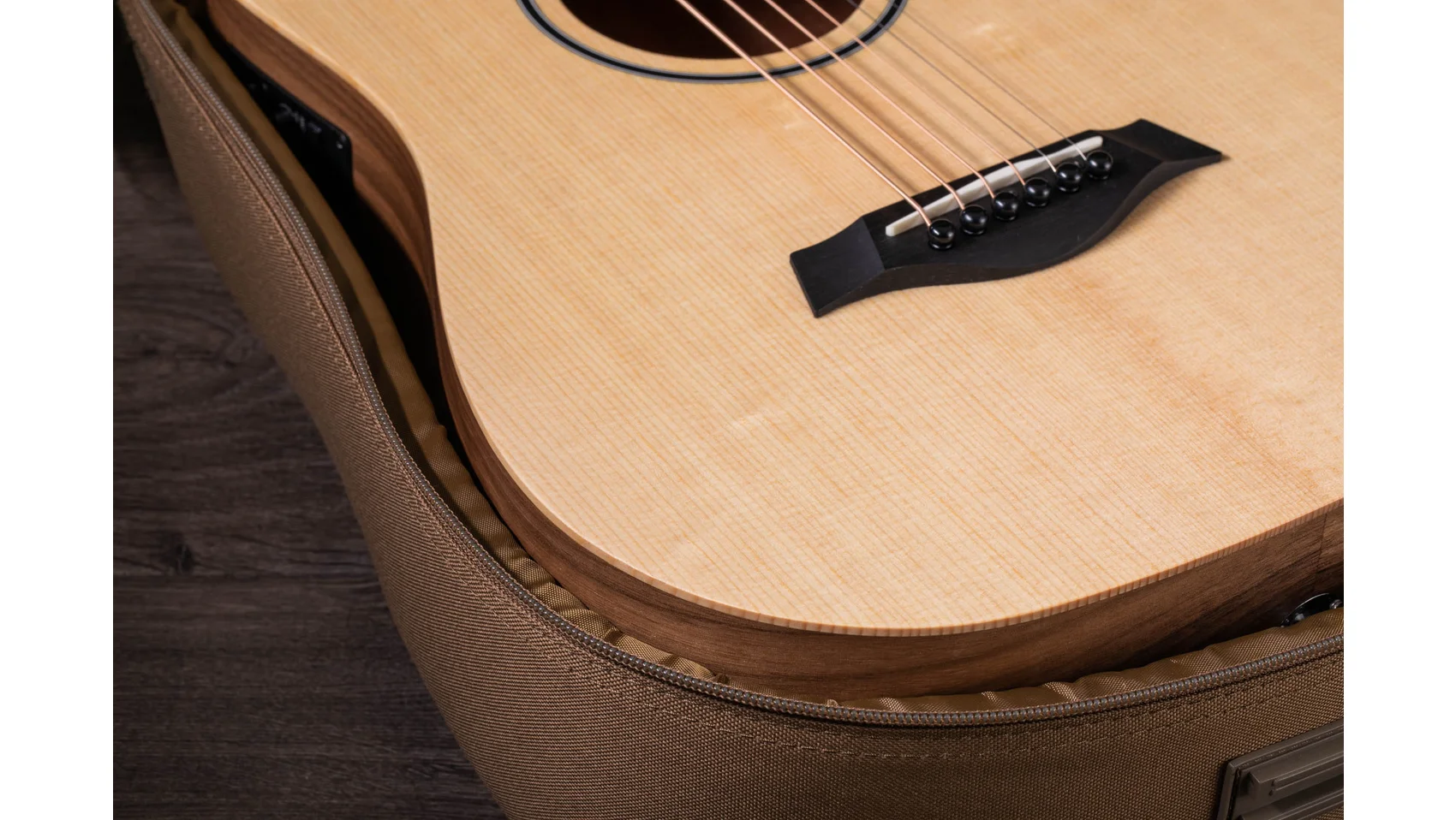 【美品】Baby Taylor E (BT1e) レフティ Taylor Baby Taylor BT1e Walnut Acoustic-Electric Guitar